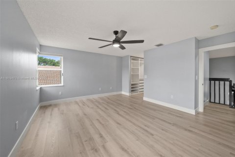 House in Lake Worth, Florida 3 bedrooms, 172.43 sq.m. № 1686139 - photo 13