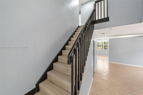 House in Lake Worth, Florida 3 bedrooms, 172.43 sq.m. № 1686139 - photo 22