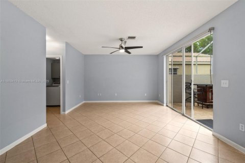 House in Lake Worth, Florida 3 bedrooms, 172.43 sq.m. № 1686139 - photo 3