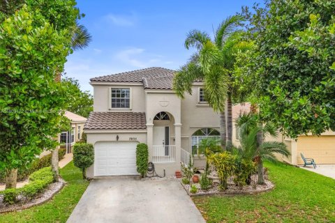 House in Lake Worth, Florida 3 bedrooms, 172.43 sq.m. № 1686139 - photo 1