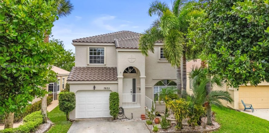 House in Lake Worth, Florida 3 bedrooms, 172.43 sq.m. № 1686139