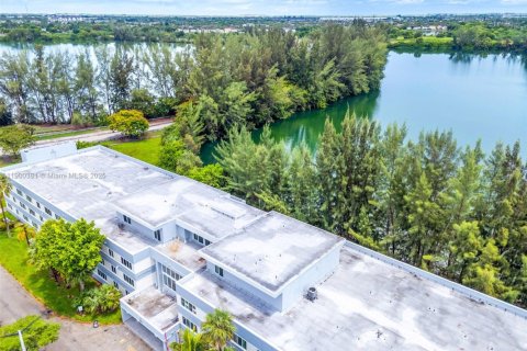 Condominio en alquiler en Homestead, Florida, 4 dormitorios, 307.69 m2 № 1951954 - foto 30