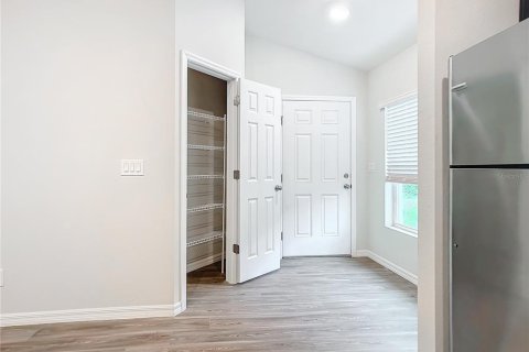 Immobilier commercial à vendre à Port Charlotte, Floride: 6 chambres, 193.79 m2 № 1888621 - photo 9