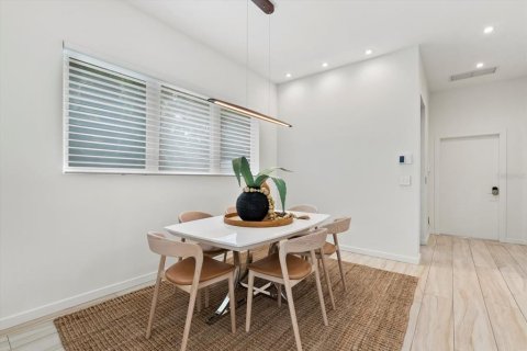 Casa en venta en Sarasota, Florida, 3 dormitorios, 185.53 m2 № 1835527 - foto 6