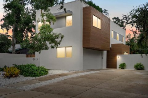 Casa en venta en Sarasota, Florida, 3 dormitorios, 185.53 m2 № 1835527 - foto 2