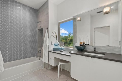 Casa en venta en Sarasota, Florida, 3 dormitorios, 185.53 m2 № 1835527 - foto 29