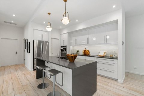 Casa en venta en Sarasota, Florida, 3 dormitorios, 185.53 m2 № 1835527 - foto 5
