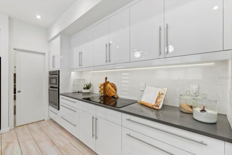Casa en venta en Sarasota, Florida, 3 dormitorios, 185.53 m2 № 1835527 - foto 9