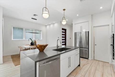 Casa en venta en Sarasota, Florida, 3 dormitorios, 185.53 m2 № 1835527 - foto 10