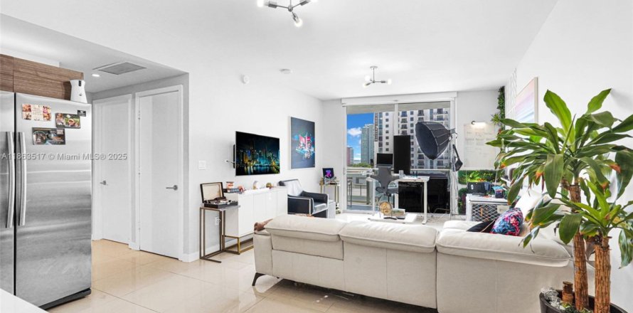 Condo in Miami, Florida, 1 bedroom № 1891484