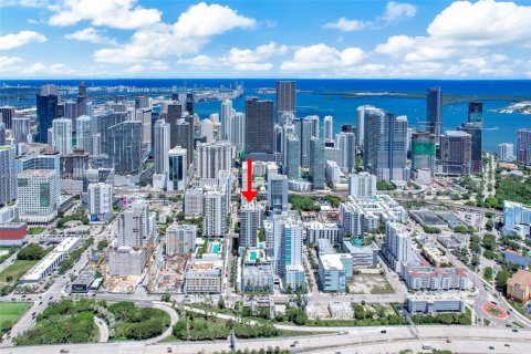 Купить кондоминиум в Майами, Флорида 1 спальня, 60.2м2, № 1891484 - фото 2