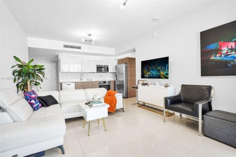 Купить кондоминиум в Майами, Флорида 1 спальня, 60.2м2, № 1891484 - фото 13