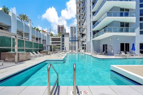 Купить кондоминиум в Майами, Флорида 1 спальня, 60.2м2, № 1891484 - фото 24