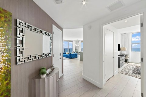 Condominio en alquiler en Hollywood, Florida, 2 dormitorios, 99.87 m2 № 1958877 - foto 20