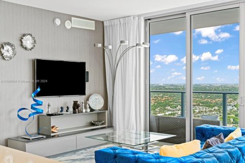 Condominio en alquiler en Hollywood, Florida, 2 dormitorios, 99.87 m2 № 1958877 - foto 4