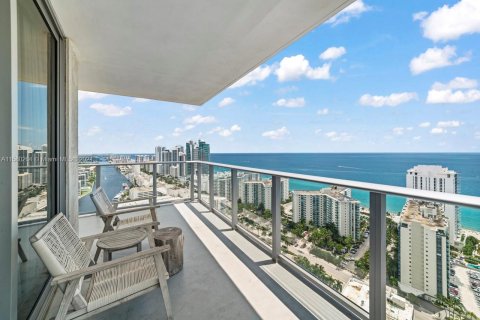 Condominio en alquiler en Hollywood, Florida, 2 dormitorios, 99.87 m2 № 1958877 - foto 26