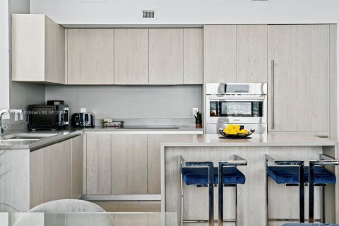 Condominio en alquiler en Hollywood, Florida, 2 dormitorios, 99.87 m2 № 1958877 - foto 8