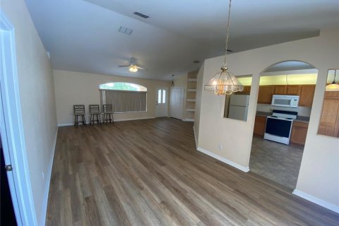 Casa en alquiler en Spring Hill, Florida, 3 dormitorios, 145.48 m2 № 1881431 - foto 9