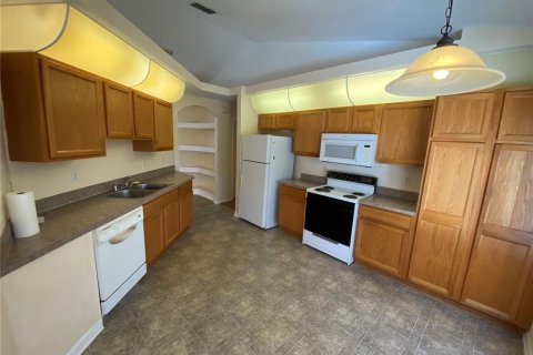 Casa en alquiler en Spring Hill, Florida, 3 dormitorios, 145.48 m2 № 1881431 - foto 11