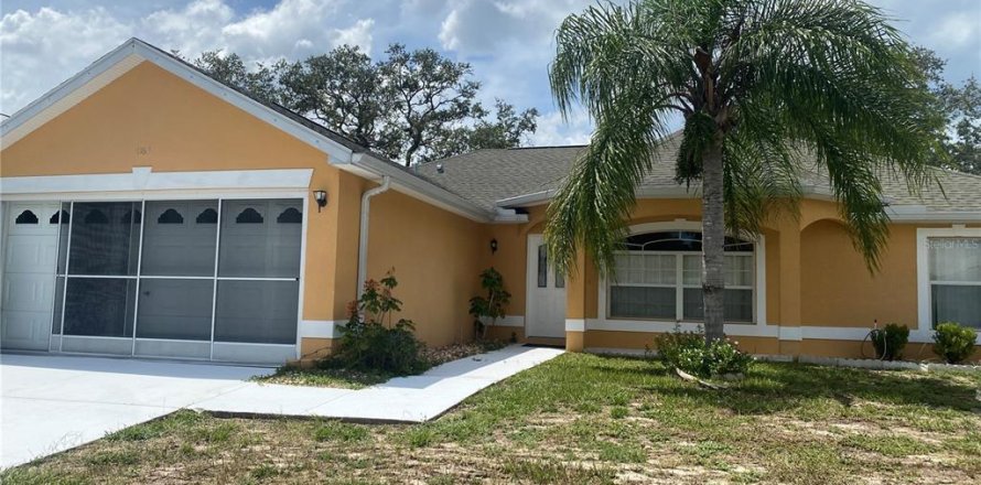 Casa en Spring Hill, Florida 3 dormitorios, 145.48 m2 № 1881431