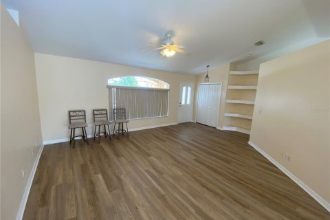 Casa en alquiler en Spring Hill, Florida, 3 dormitorios, 145.48 m2 № 1881431 - foto 4