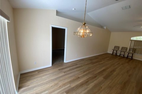 Casa en alquiler en Spring Hill, Florida, 3 dormitorios, 145.48 m2 № 1881431 - foto 10