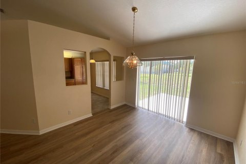 Casa en alquiler en Spring Hill, Florida, 3 dormitorios, 145.48 m2 № 1881431 - foto 8