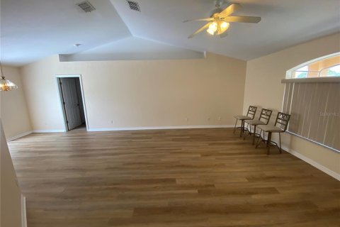 Casa en alquiler en Spring Hill, Florida, 3 dormitorios, 145.48 m2 № 1881431 - foto 6