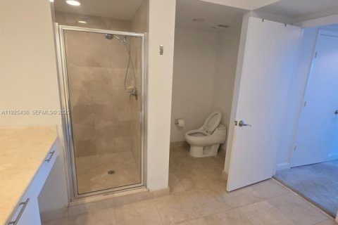 Condominio en alquiler en North Miami, Florida, 3 dormitorios, 175.21 m2 № 1991345 - foto 21
