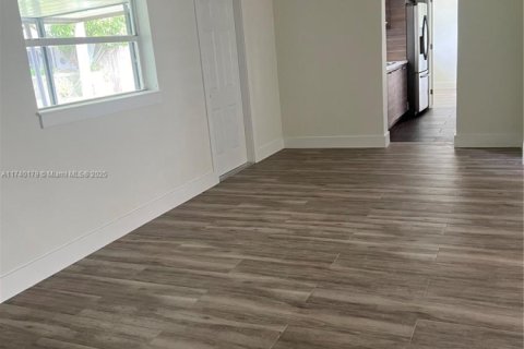 House in Miami Gardens, Florida 3 bedrooms, 167.22 sq.m. № 1811638 - photo 8