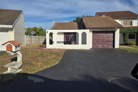 Villa ou maison à Miami, Floride 3 chambres, 120.4 m2 № 2007592