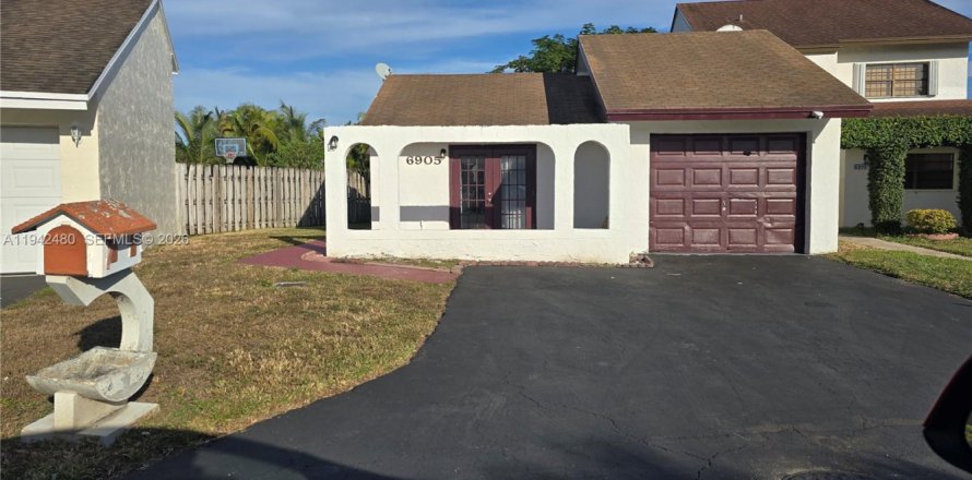 Villa ou maison à Miami, Floride 3 chambres, 120.4 m2 № 2007592