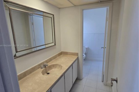 Villa ou maison à vendre à Miami, Floride: 3 chambres, 120.4 m2 № 2007592 - photo 10