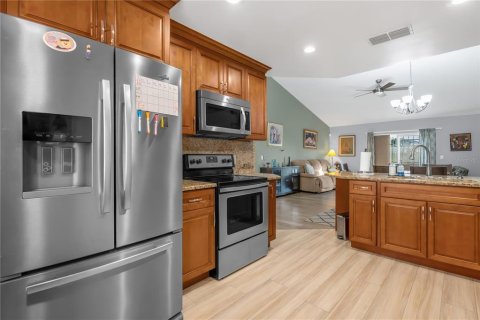 House in Orlando, Florida 3 bedrooms, 108.42 sq.m. № 2136336 - photo 14