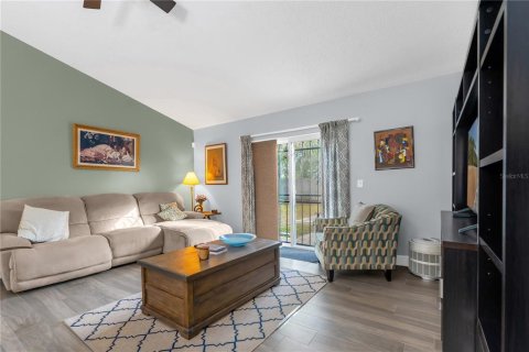 House in Orlando, Florida 3 bedrooms, 108.42 sq.m. № 2136336 - photo 6