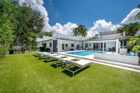 House in Miami, Florida 6 bedrooms, 563.17 sq.m. № 2392579 - photo 6