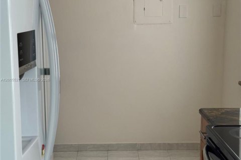 Снять в аренду кондоминиум в Майами-Бич, Флорида 2 спальни, 89м2, № 2069441 - фото 16