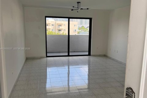 Снять в аренду кондоминиум в Майами-Бич, Флорида 2 спальни, 89м2, № 2069441 - фото 8