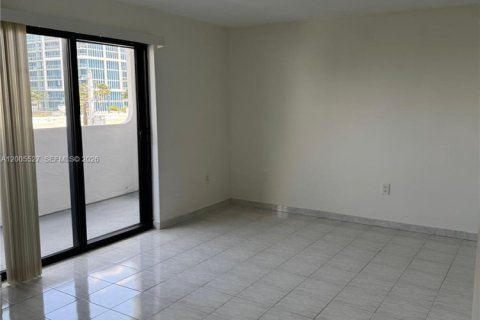 Снять в аренду кондоминиум в Майами-Бич, Флорида 2 спальни, 89м2, № 2069441 - фото 10