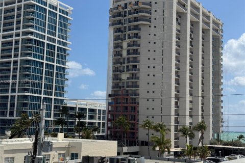 Снять в аренду кондоминиум в Майами-Бич, Флорида 2 спальни, 89м2, № 2069441 - фото 18
