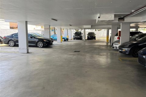 Снять в аренду кондоминиум в Майами-Бич, Флорида 2 спальни, 89м2, № 2069441 - фото 21