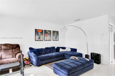 Immobilier commercial à vendre à Lauderhill, Floride: 209.03 m2 № 2185446 - photo 10