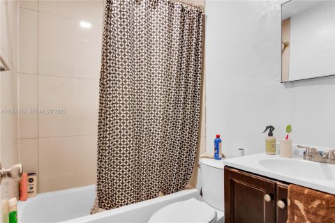 Immobilier commercial à vendre à Lauderhill, Floride: 209.03 m2 № 2185446 - photo 13