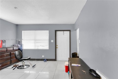 Immobilier commercial à vendre à Lauderhill, Floride: 209.03 m2 № 2185446 - photo 19