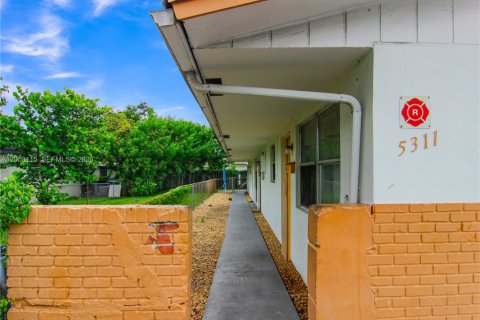 Immobilier commercial à vendre à Lauderhill, Floride: 209.03 m2 № 2185446 - photo 8