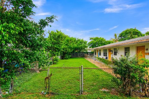Immobilier commercial à vendre à Lauderhill, Floride: 209.03 m2 № 2185446 - photo 3