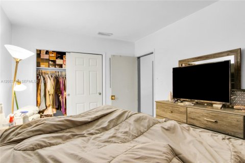 Immobilier commercial à vendre à Lauderhill, Floride: 209.03 m2 № 2185446 - photo 22