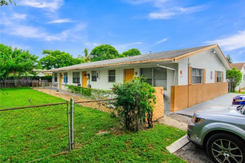 Immobilier commercial à Lauderhill, Floride 209.03 m2 № 2185446
