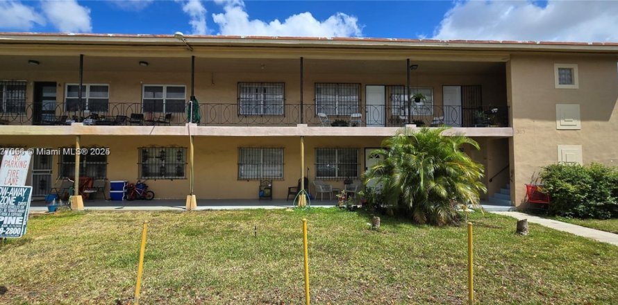 Condo in Hialeah, Florida, 2 bedrooms № 1809754