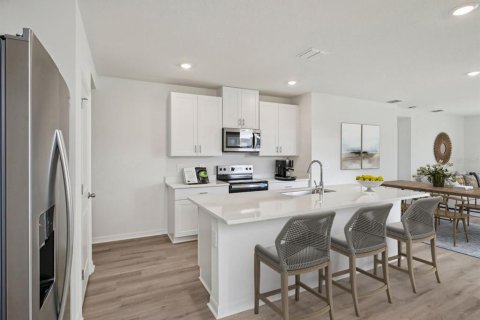 House in Brooksville, Florida 4 bedrooms, 156.73 sq.m. № 2396019 - photo 6